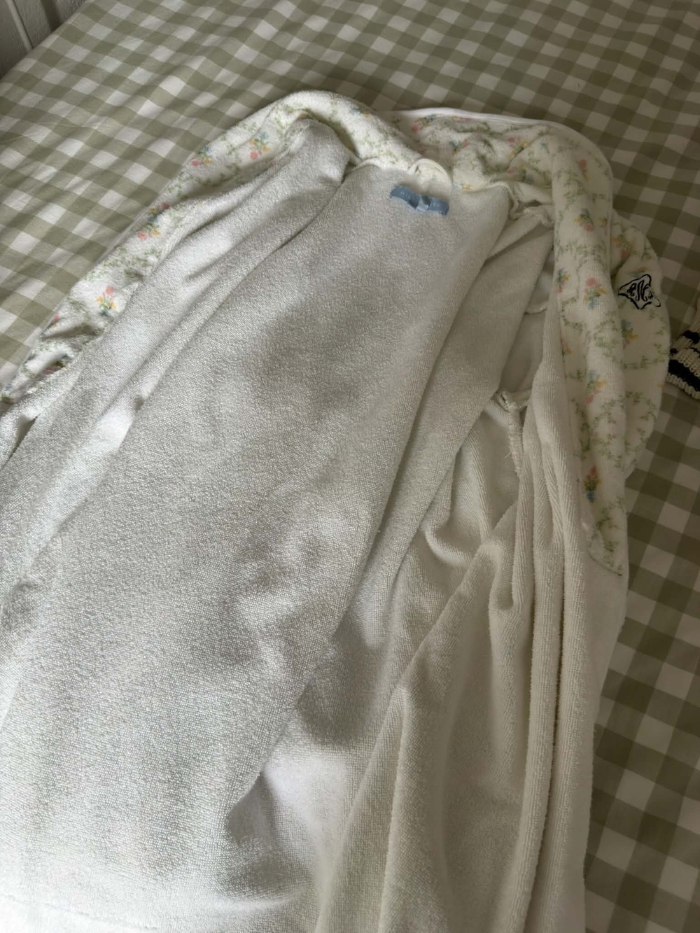 Hill House Robe ( The Hotel Robe-Pastel Trellis ) - Picture 5 of 6